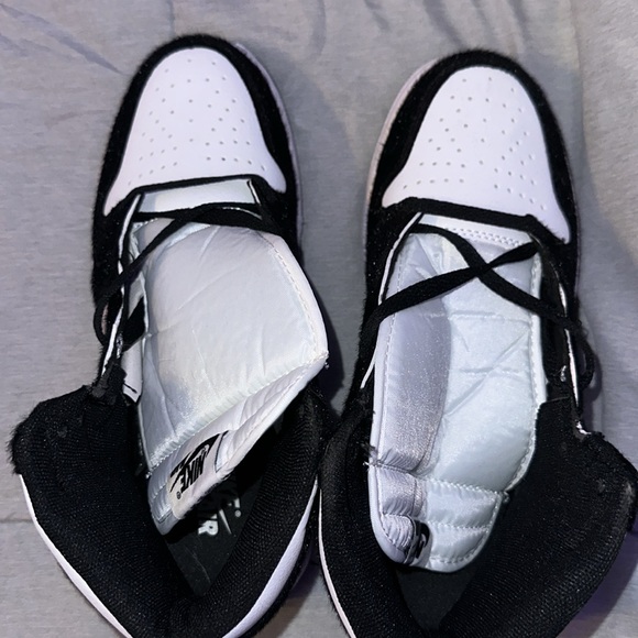 Black and white high top jordans - Picture 2 of 3